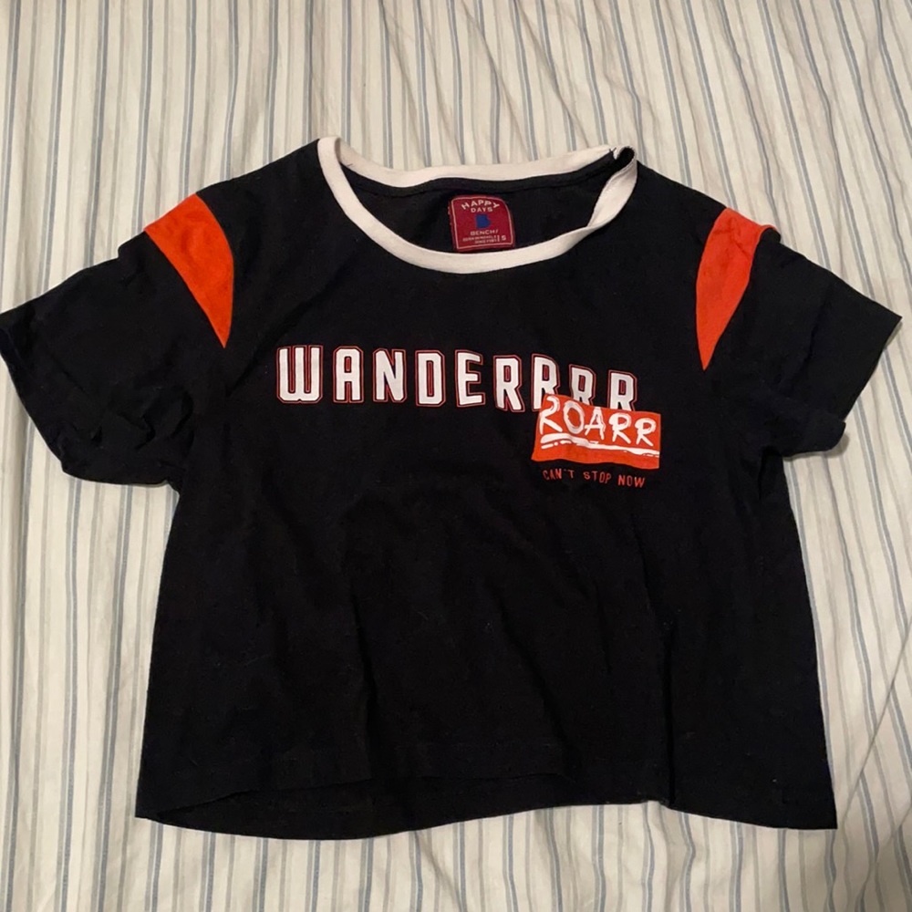 crop top “wanderrrr(roar)”